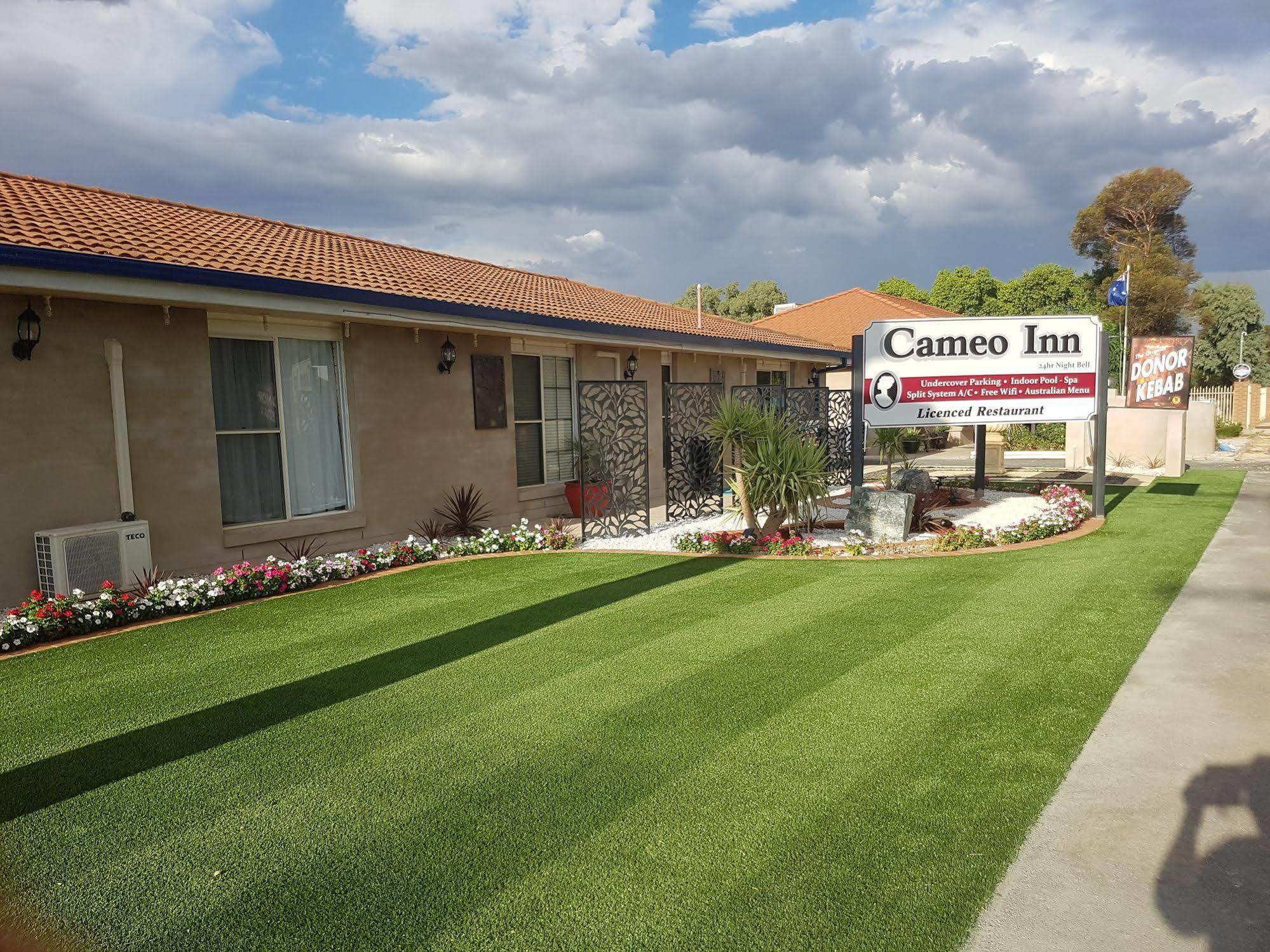 Cameo Inn Motel West Wyalong Bagian luar foto