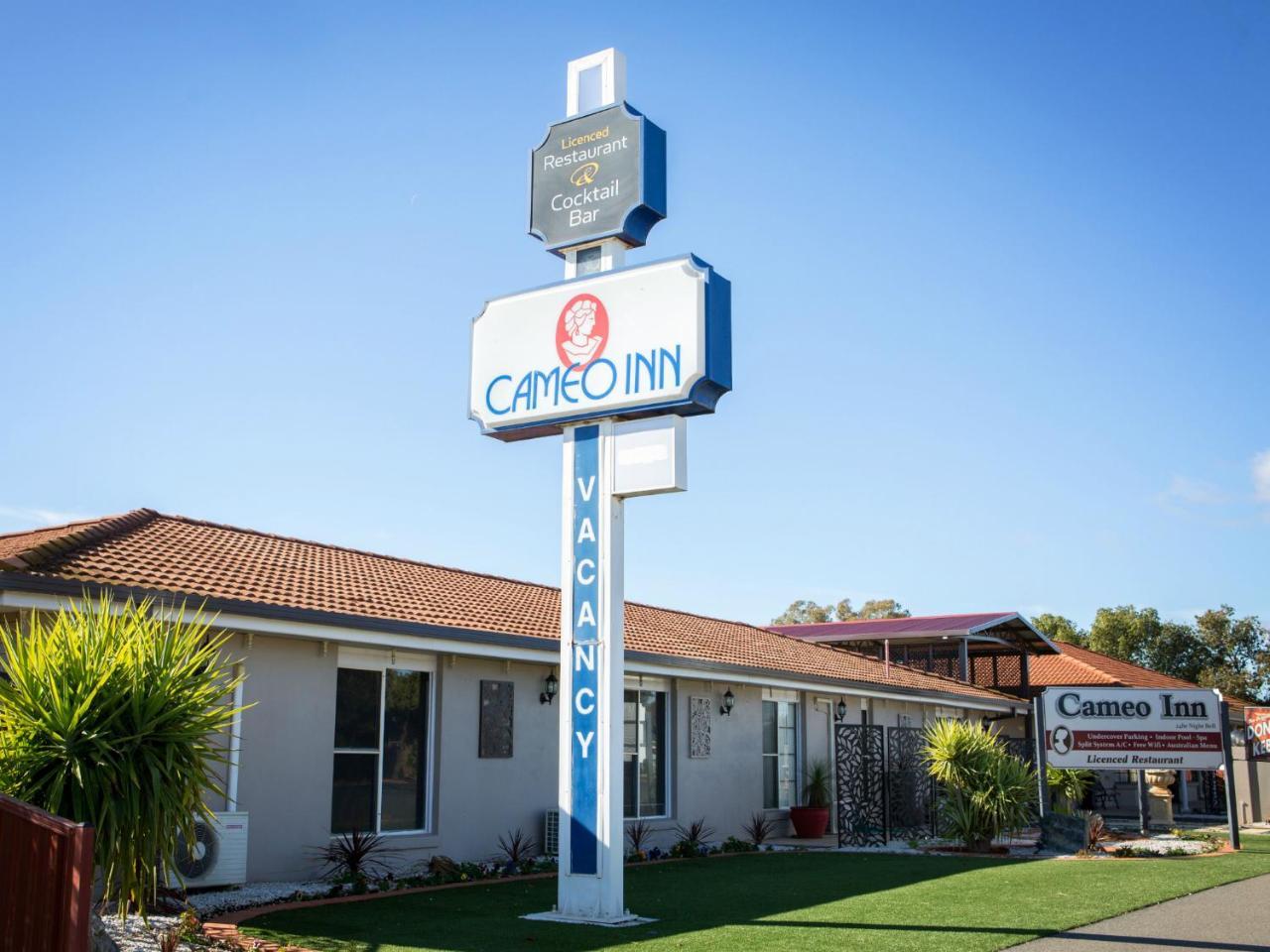 Cameo Inn Motel West Wyalong Bagian luar foto