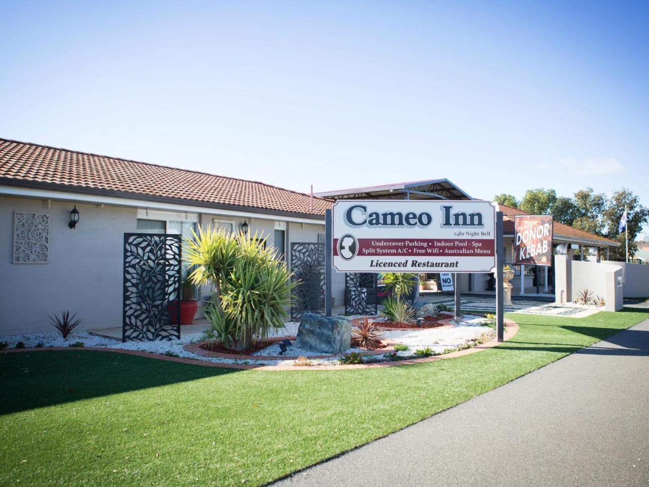 Cameo Inn Motel West Wyalong Bagian luar foto